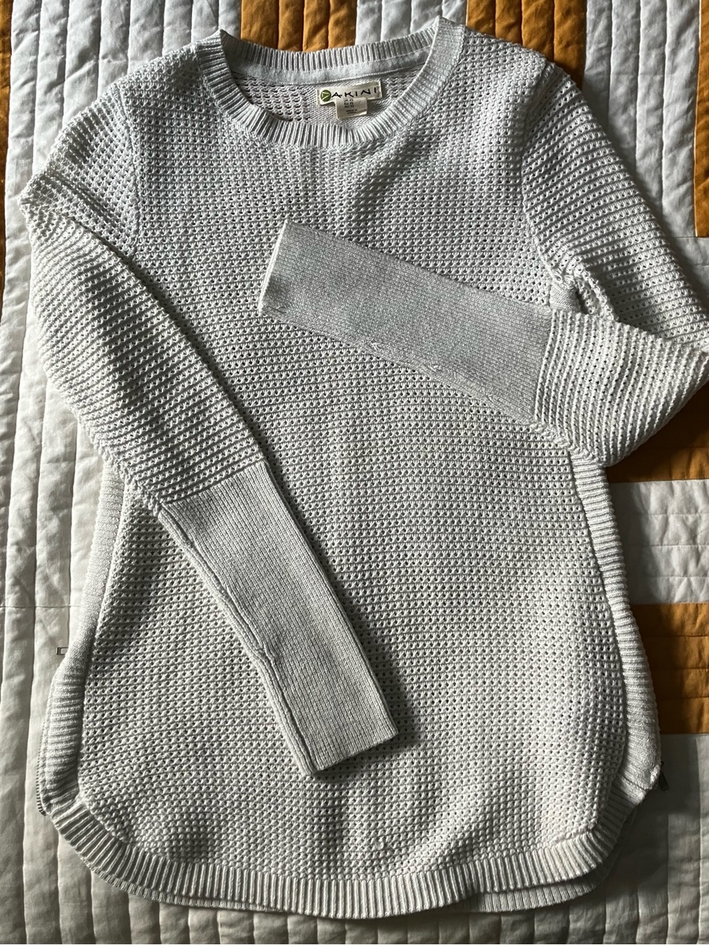 Dakini White Textured Crewneck Sweater